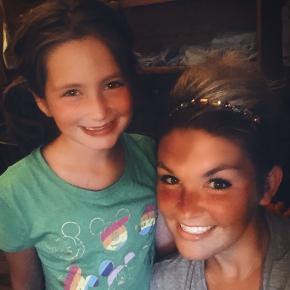 Meet Your Posher, Halley - Picture 7 of 15